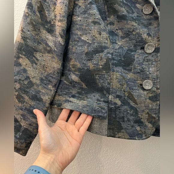 Your new Favorite Blazer - Picture 3 of 11